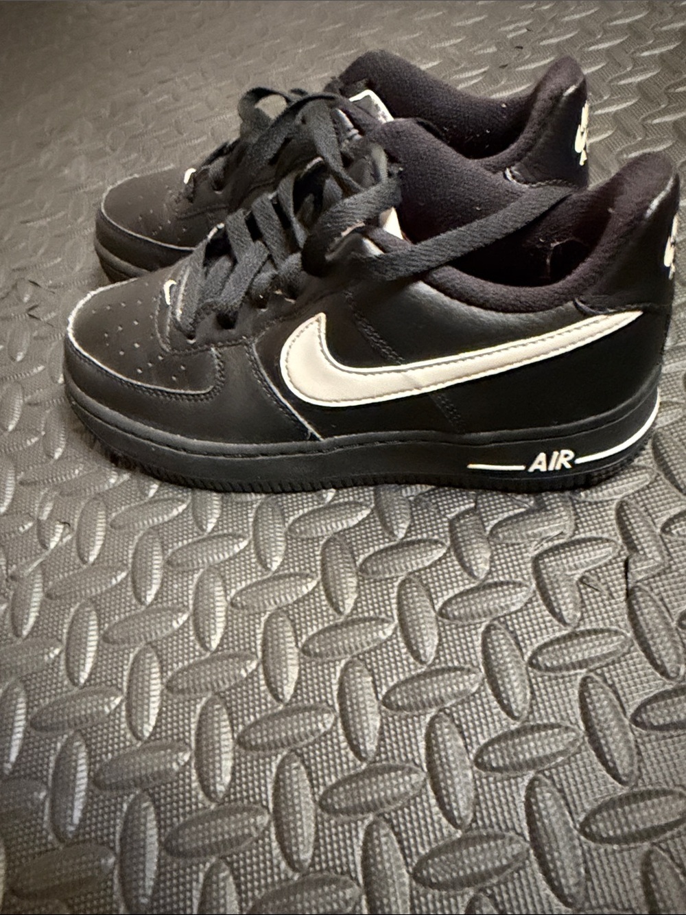 Nike Air Force 1 Low Kids Black Sneakers with White Swoosh and Red Interior - Picture 12 of 13